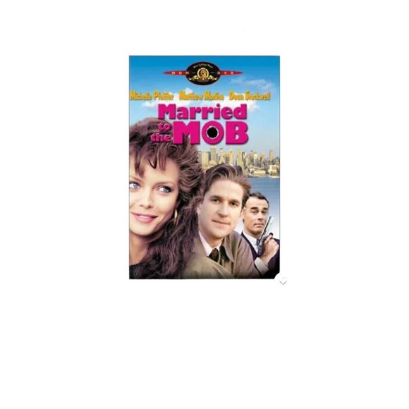 Married to the Mob DVD MOVIE Alec Baldwin, Michelle Pfeiffer, Joan Cusack R Orio - Picture 1 of 5